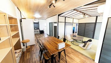 Comfort House | In-room dining