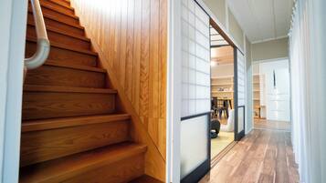 Comfort-hus | 5 soveværelser, skrivebord, mørklægningsgardiner, gratis Wi-Fi