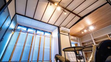 舒适独立别墅 | 浴室 | 淋浴设施、免费洗浴用品、吹风机、坐浴桶