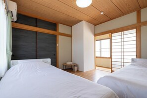 Casa conforto | 5 quartos, escrivaninha, cortinas blackout, Wi-Fi de cortesia