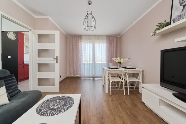 Leilighet, 1 soverom, balkong | Oppholdsrom