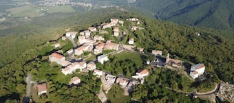 Gîte et Chambres au Village Promontoire de Prunelli di Fiumorbo !