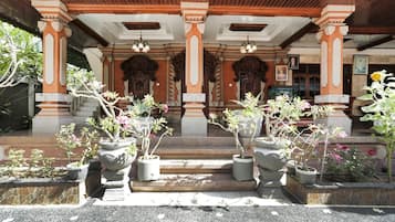 施設の正面