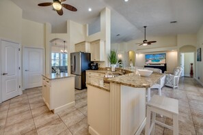 Interior - Special Offer Villa Lazy Days - on water, cozy, Pool & Spa (Cape Coral)