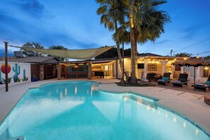 Unclassified image, 2 of 57, button