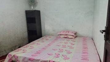 Kamar Double Basic | Seprai linen