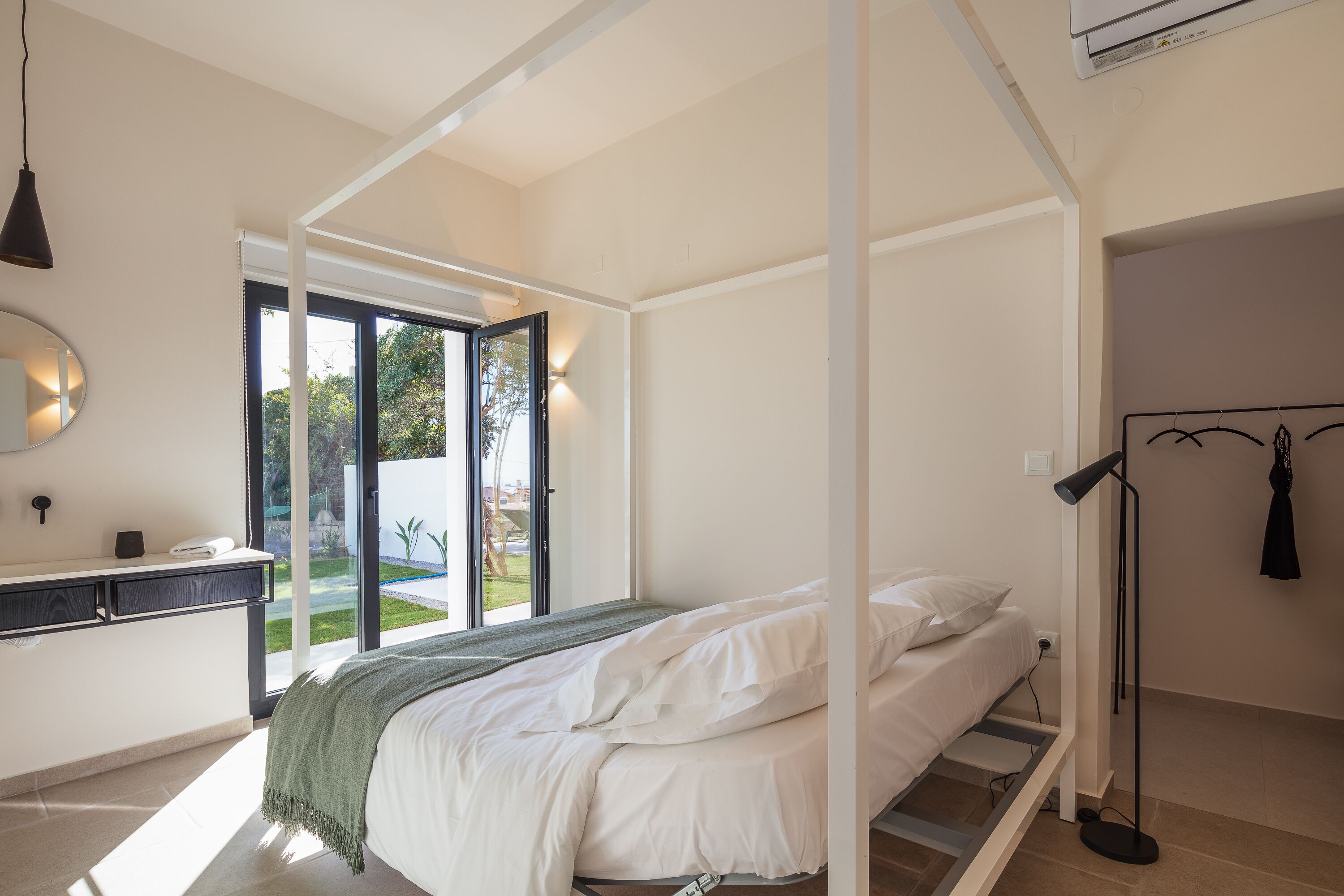 3 bedrooms, in-room safe, iron/ironing board, travel crib