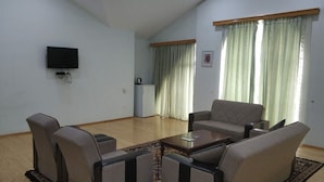 In-room safe, laptop workspace, soundproofing - AEF Hotel (Baku)