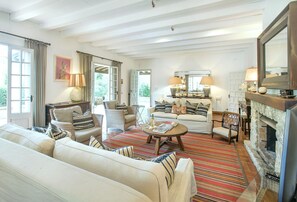 TV, peis og bordtennis