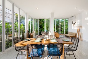 In-room dining - Casa Sweet Lips by Betterplace (Canggu)