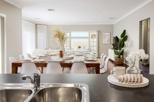 Spacious 5 Bedroom Home Ideal for Families and Large Groups