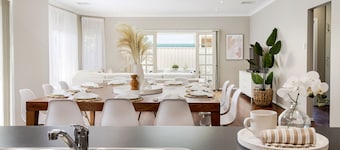 Spacious 5 Bedroom Home Ideal for Families and Large Groups