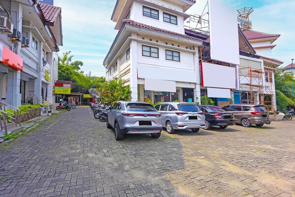 Exterior - Hotel O Bintaro (South Tangerang)