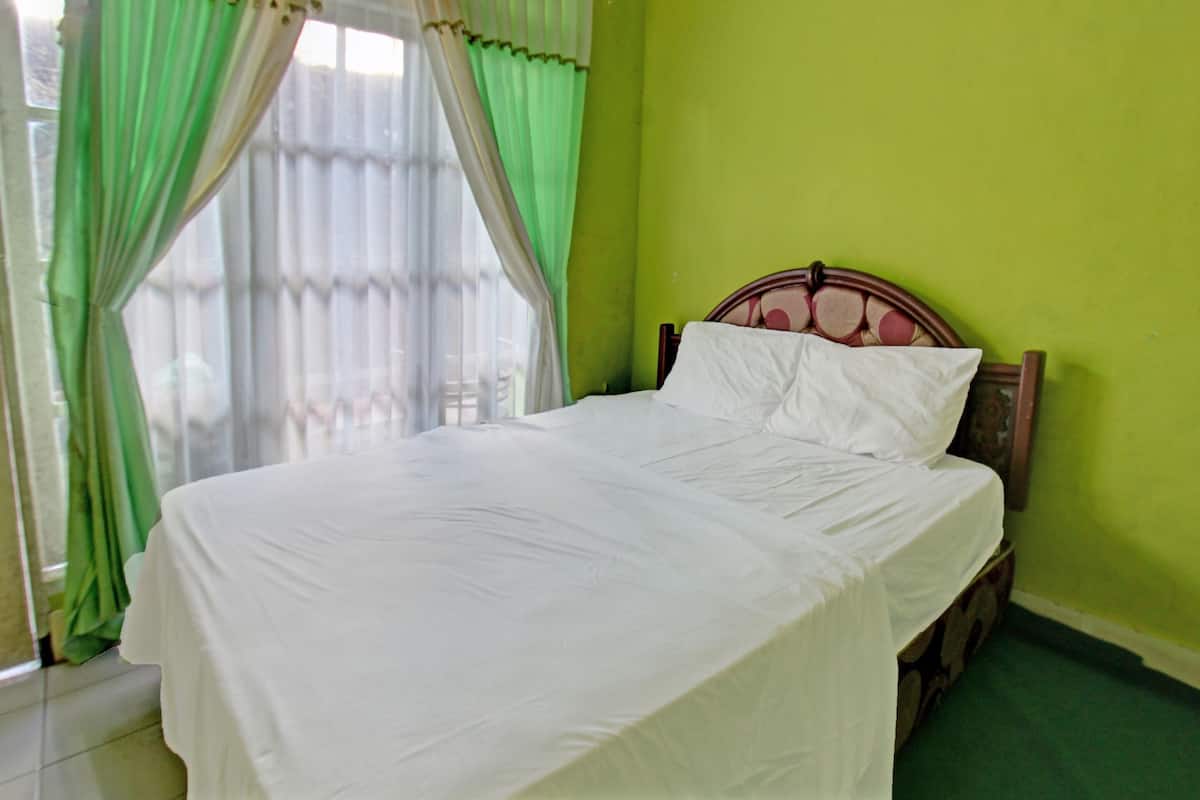 Deluxe Double Room | Free WiFi, bed sheets