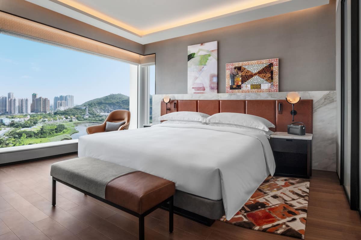 ห้องสวีท (Andaz) | มินิบาร์ฟรี, ตู้นิรภัยในห้องพัก, โต๊ะทำงาน, ผ้าม่านกันแสง