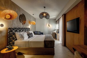 Executive Suite with Outdoor Jetted Tub - Santo Mangata Boutique Hotel & Spa - Adults Only (Santorini)
