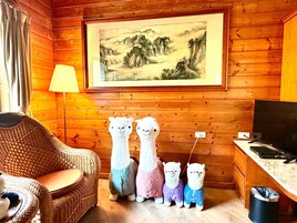 Desk, soundproofing, free WiFi