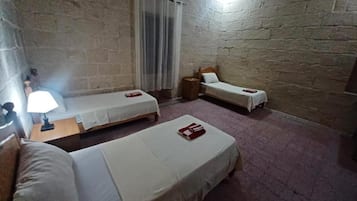 Cabin | 5 bedrooms, iron/ironing board, free WiFi, bed sheets