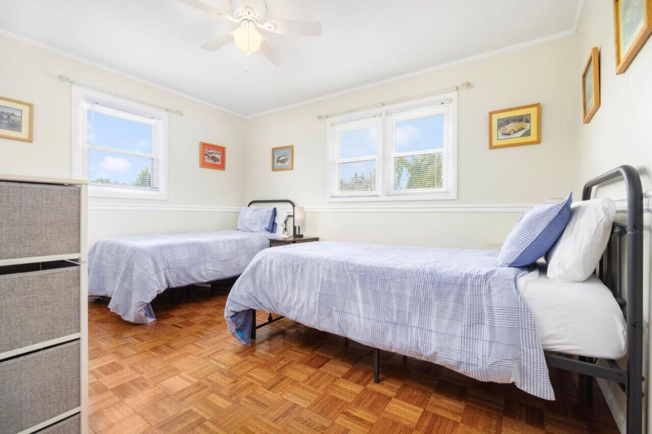 3 室のベッドルーム、デスク、アイロン / アイロン台、WiFi