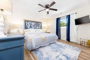2 bedrooms, desk, iron/ironing board, WiFi