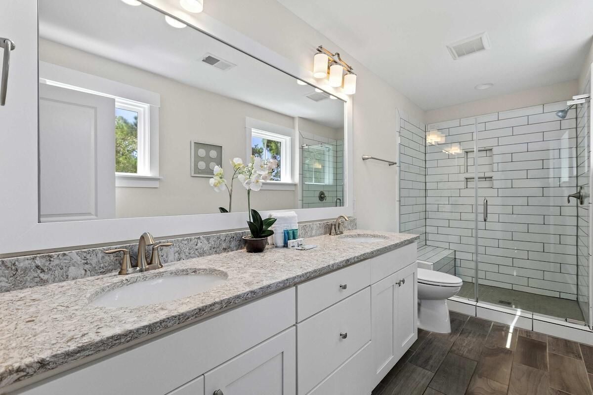 Bathtub, hair dryer