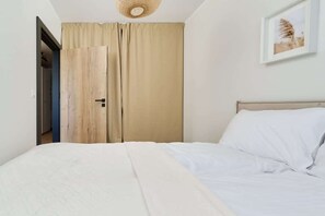 2 bedrooms, iron/ironing board, WiFi, bed sheets