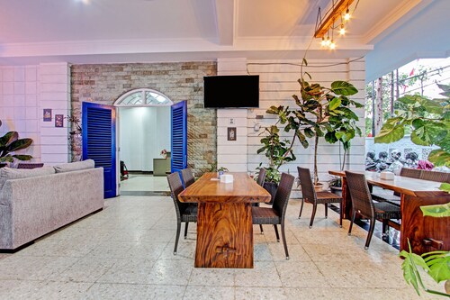 Capital O 92895 House N Caffe 55