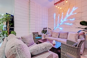 Reception - Capital O 92895 House N Caffe 55 (Temanggung)