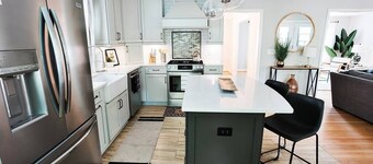 Luxurious Hidden Oasis in Forrest Acres