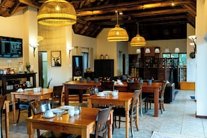 Breakfast area - 7th Hole Golf Lodge (Modimolle)