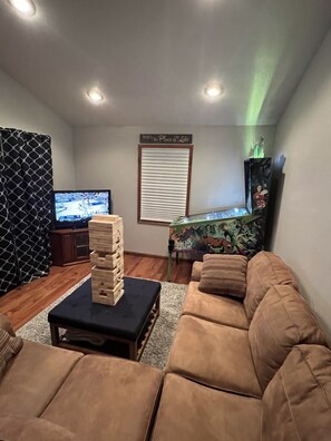 Smart TV, fireplace, video games, books - Cozy family home, beautiful views, private dock and open boat slip! (Rocky Mount)