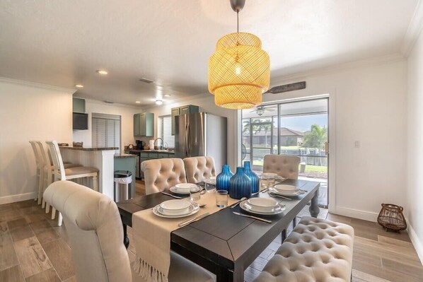 Dining - Canal Waterfront Serenity Retreat (Cape Coral)