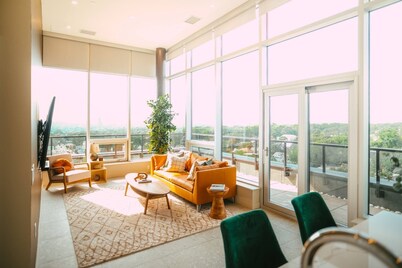 Luxury 2BR Penthouse Apt In Central Halifax!