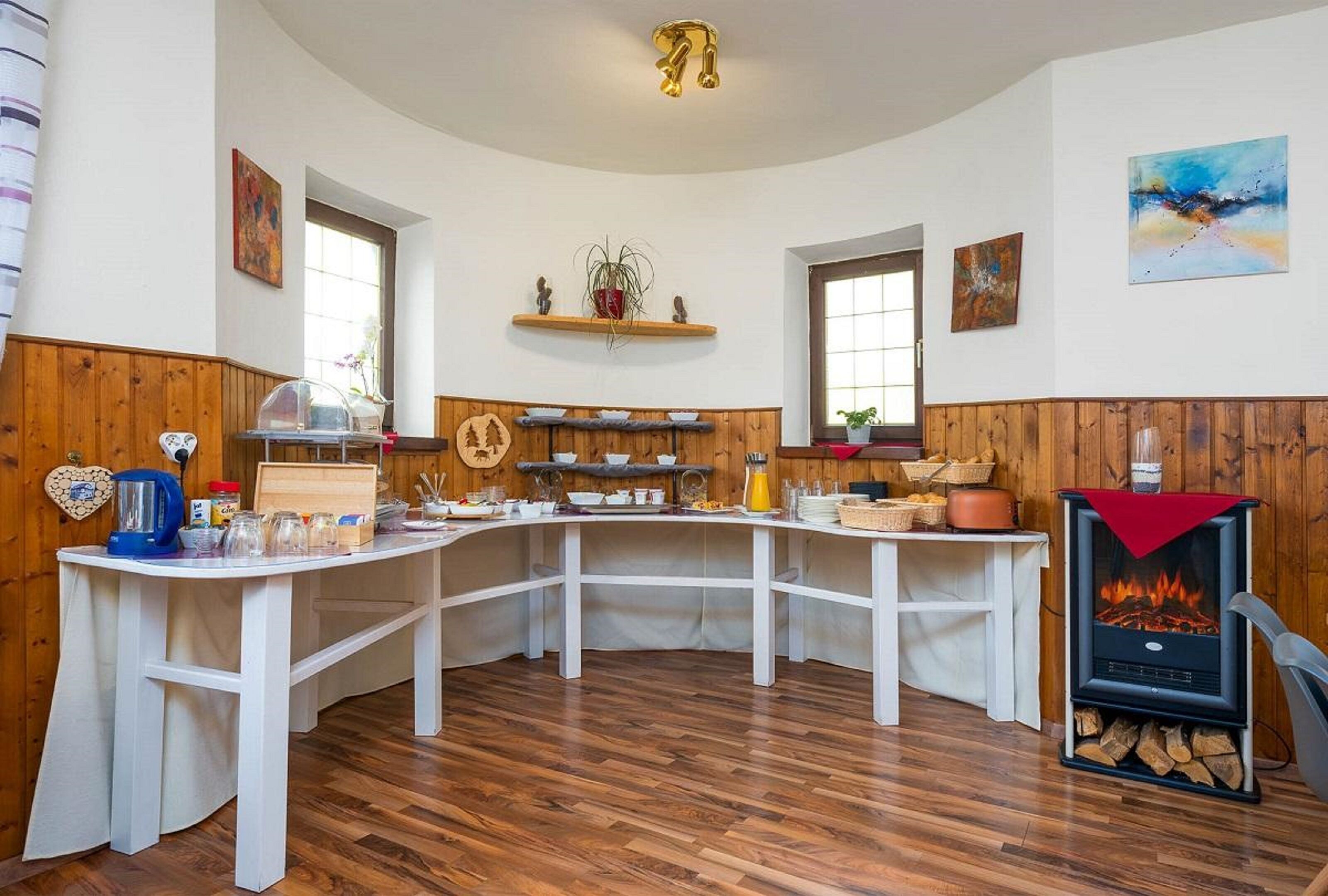 Café da manhã com buffet grátis todos os dias