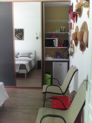 1 bedroom, desk, iron/ironing board, WiFi - Quartier Calme, Centre Ville, gde Chambre Piscine.................; (noumea)