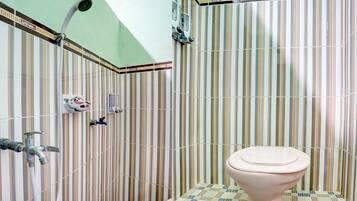 Basic-Suite | Badezimmer | Dusche, Handtücher, Seife