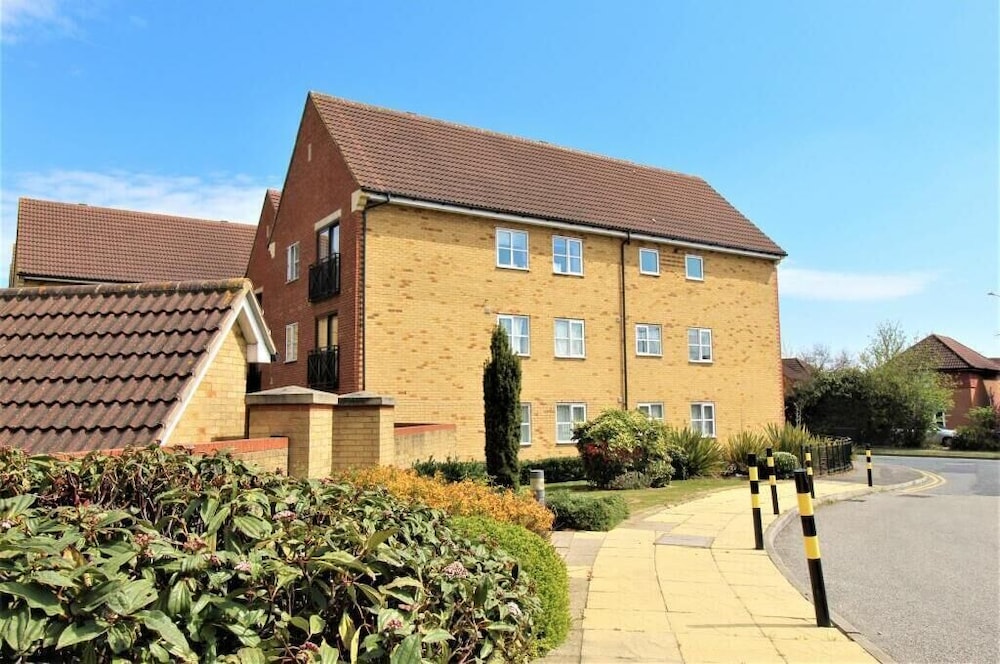 Modern Well Presented Apartment close to the City West Thurrock Vrbo