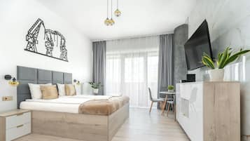 Deluxe Studio Suite | Iron/ironing board, free WiFi