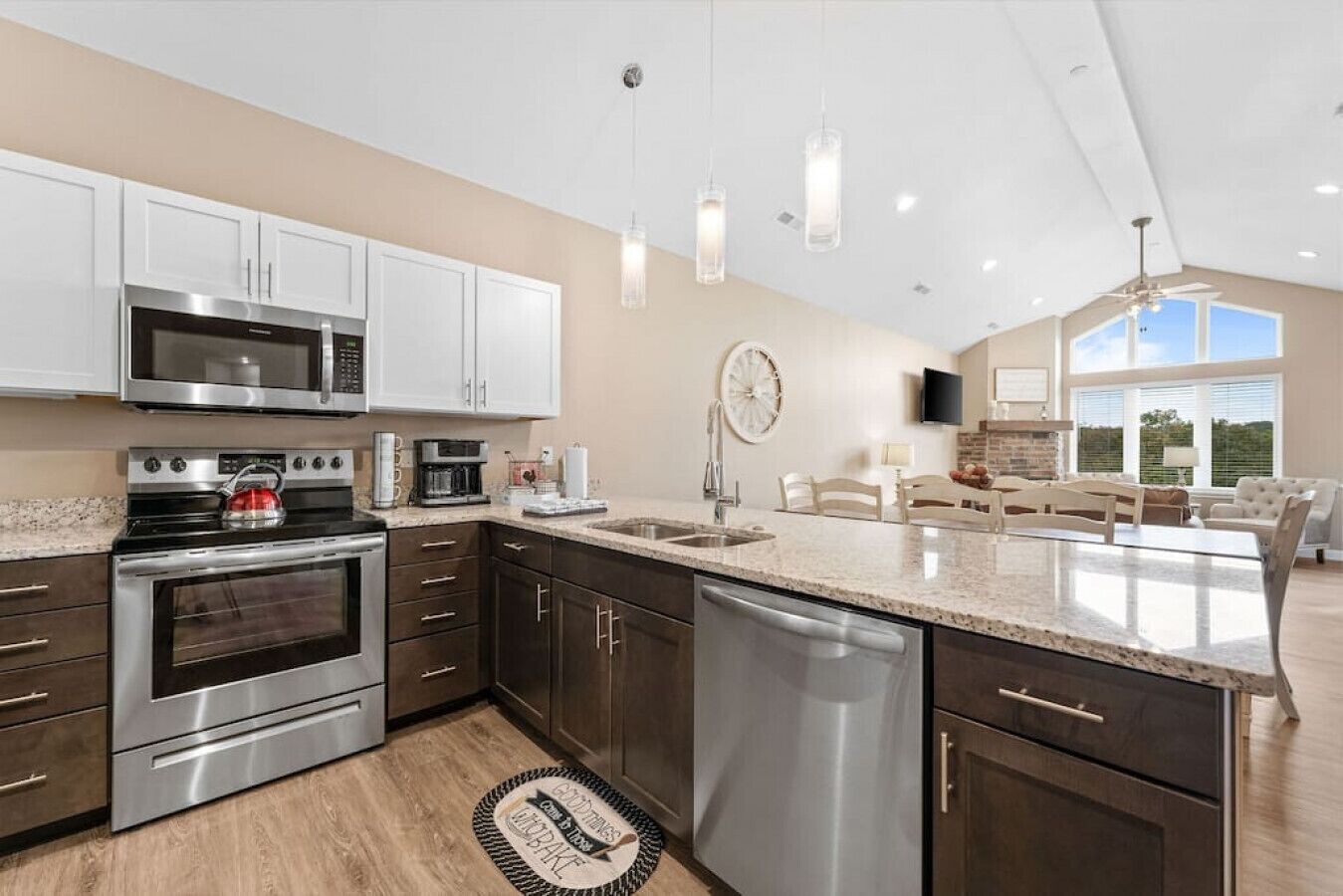 冰箱、微波炉、烤箱、炉灶