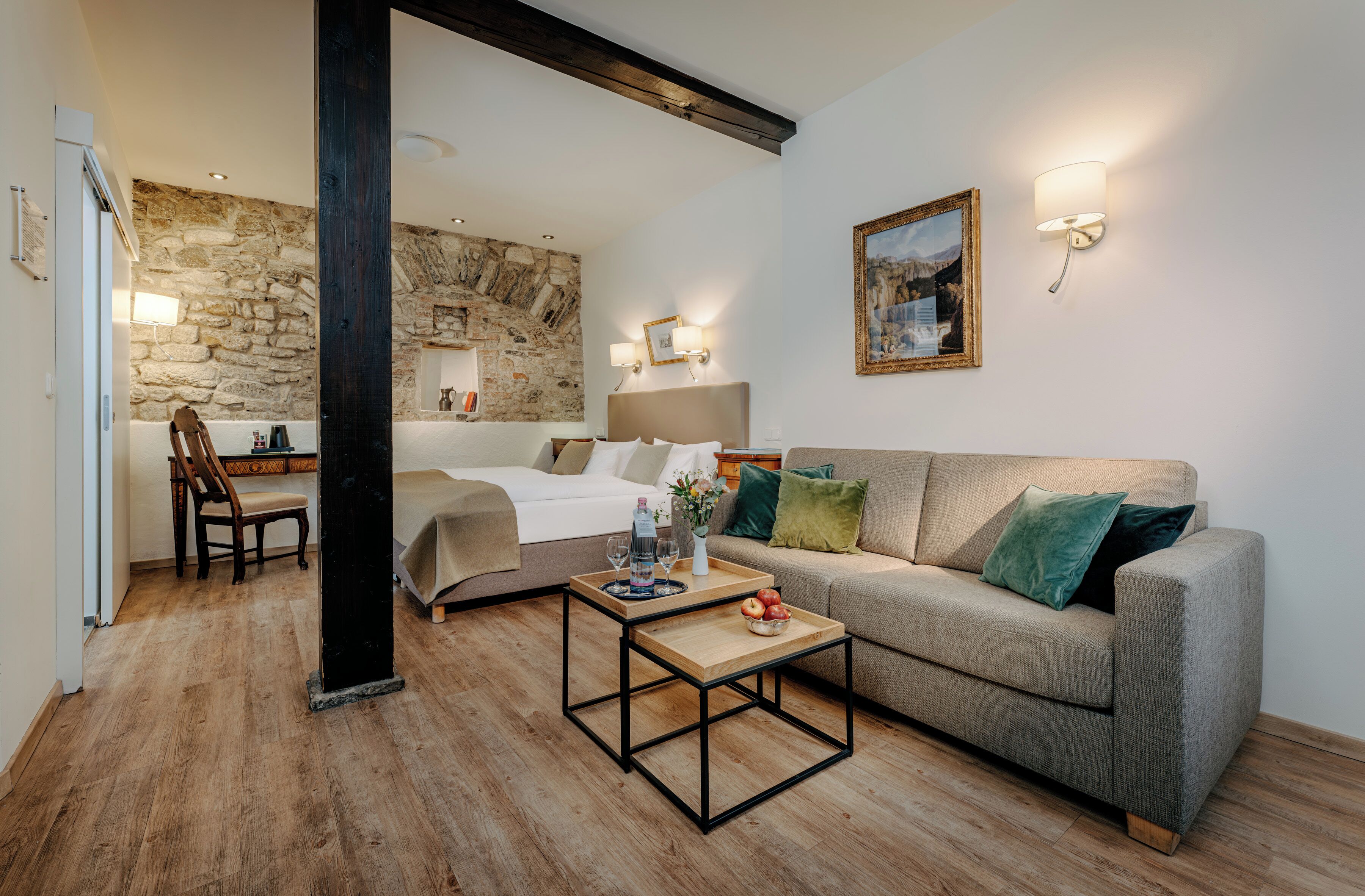 Comfort-Doppelzimmer | Zimmersafe, individuell dekoriert, individuell eingerichtet