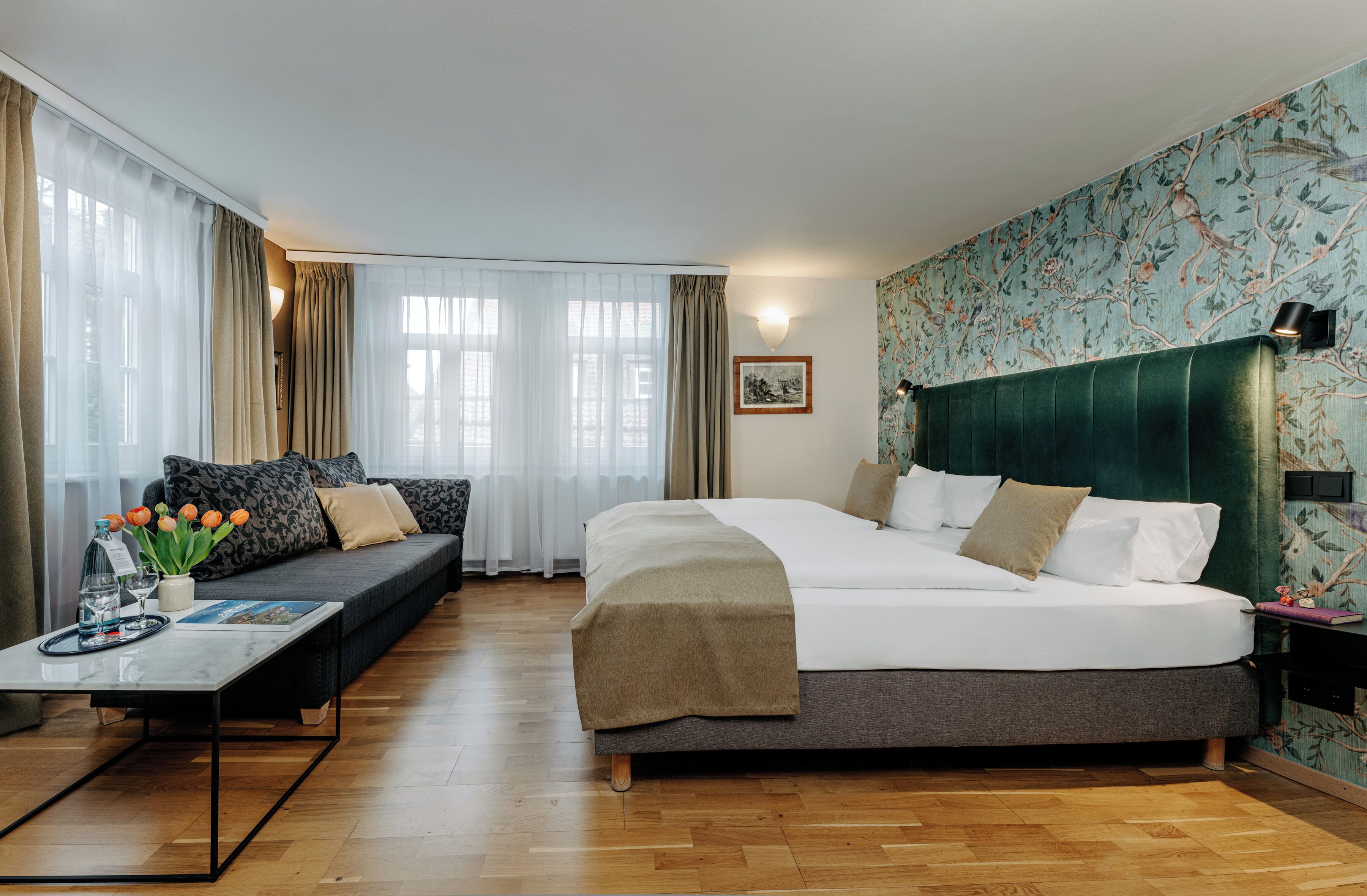 Habitación doble superior | Caja fuerte, decoración individual, mobiliario individual y escritorio