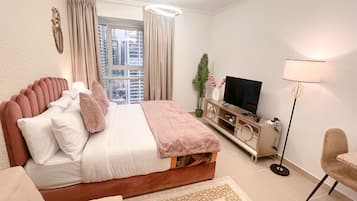 Romantic Studio | Egyptian cotton sheets, premium bedding, pillowtop beds