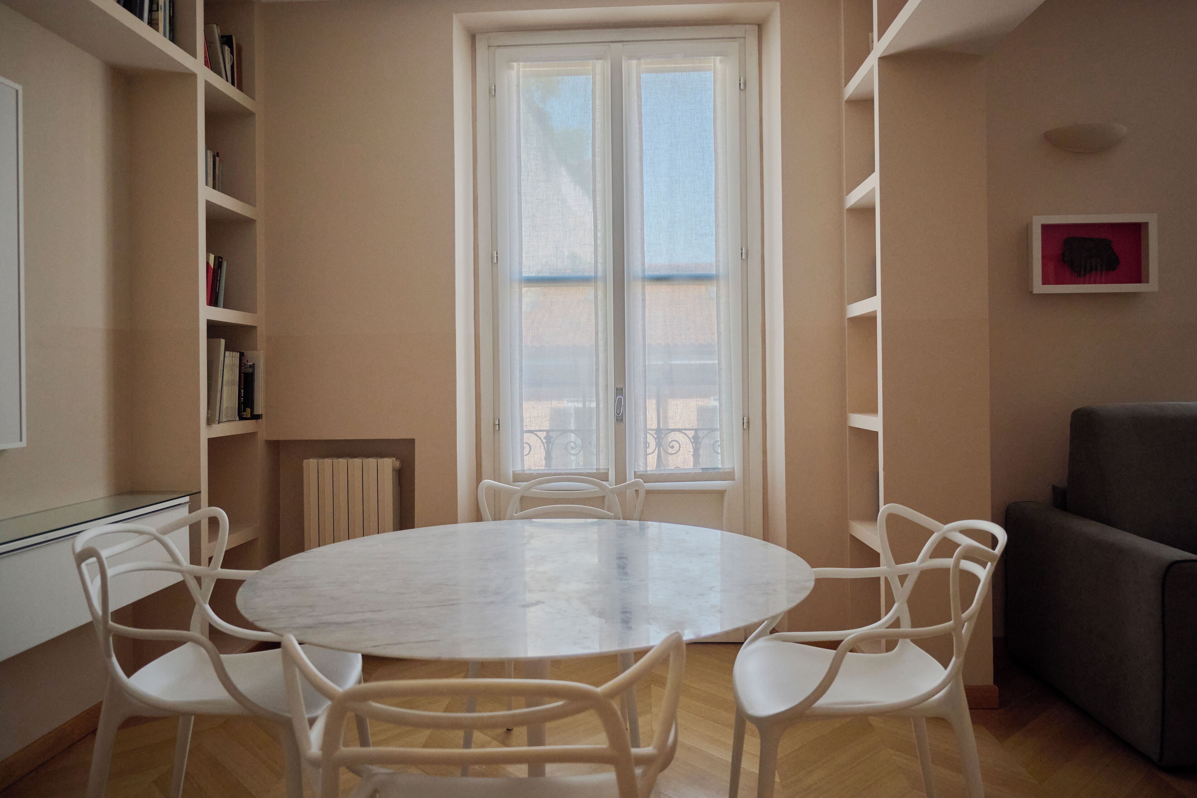 Classic Apartment (Via Cesare Correnti 21) | Dining room