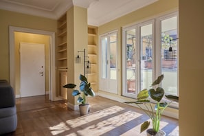 Piatti Attico (Via dei Piatti 4) | Oppholdsområde | Flatskjerm-TV