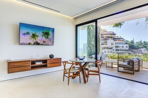 TV - Brand New Designer SohoPV Ocean Views Rooftop Pool (Puerto Vallarta)