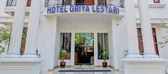 OYO 93011 Hotel Griya Lestari Pati 2