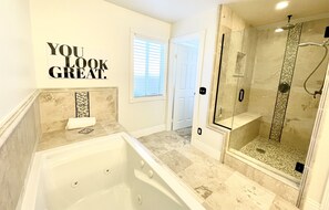 Combined shower/bathtub, jetted bath, hair dryer, towels - Dark Sky Select:6bd/4ba Pool-Spa-Massive Arcade-Golf-Terrace (Yucca Vallley)