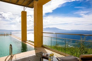 Pool - Ravdoucha Epavlis Athina Villa with pool (Chania)