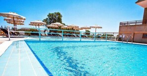 Seasonal outdoor pool - Ledras Beach Hotel (Rhodes)