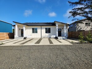 Exterior - Drift Inn A - Duplex with hot tub (Ocean Shores)